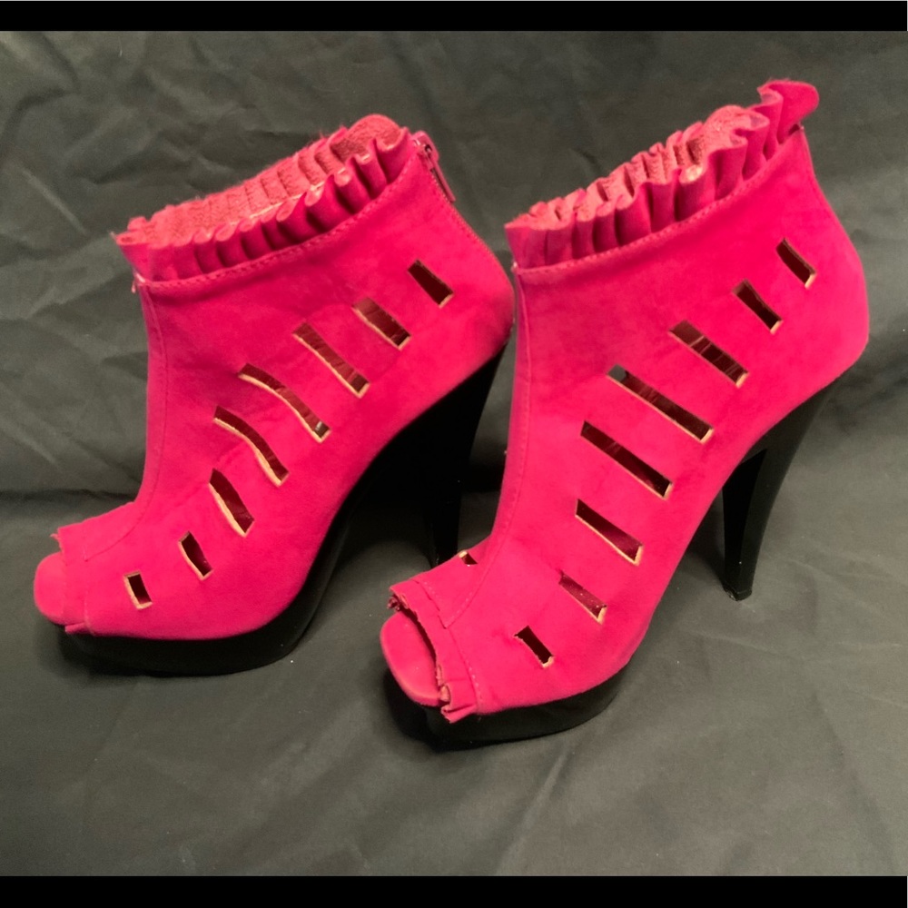 Maker’s peep toe platforms